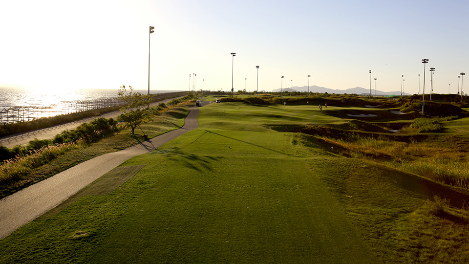 Photo 2 Exterior view of GOLFZON County Songdo