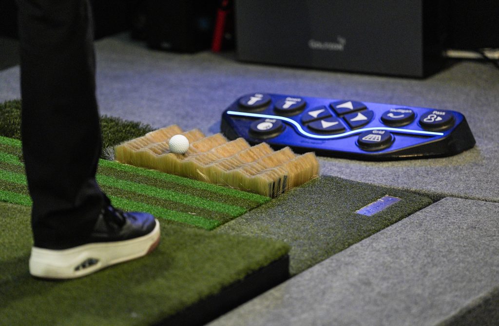 The Strengths of GOLFZON TWOVISION NX at a Glance: Software Edition 1 TWOVISIONNX Moving Floor (2)
