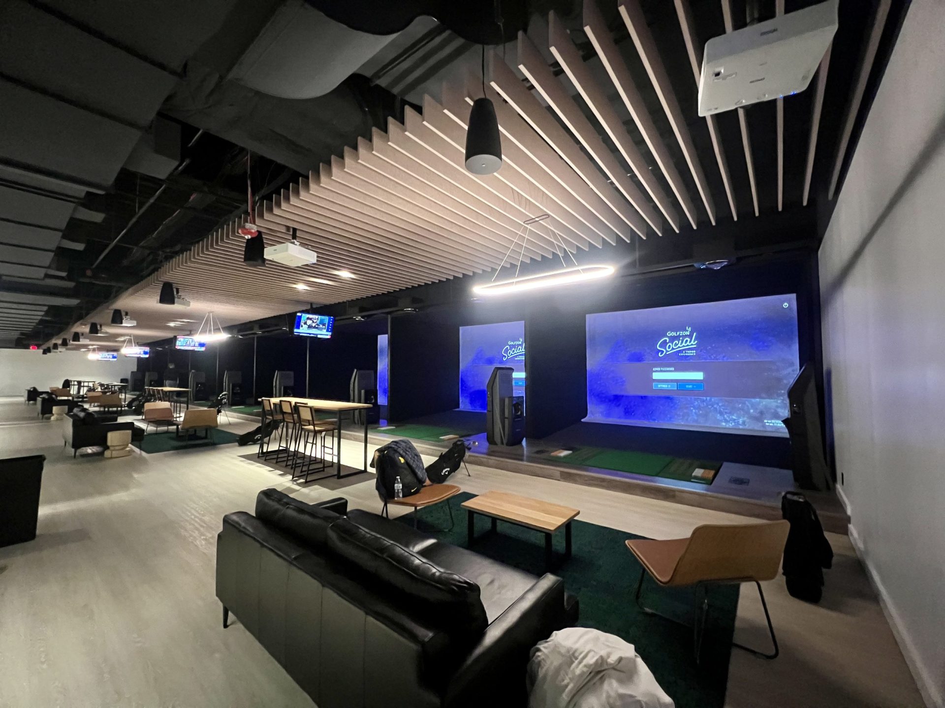 GOLFZON Social