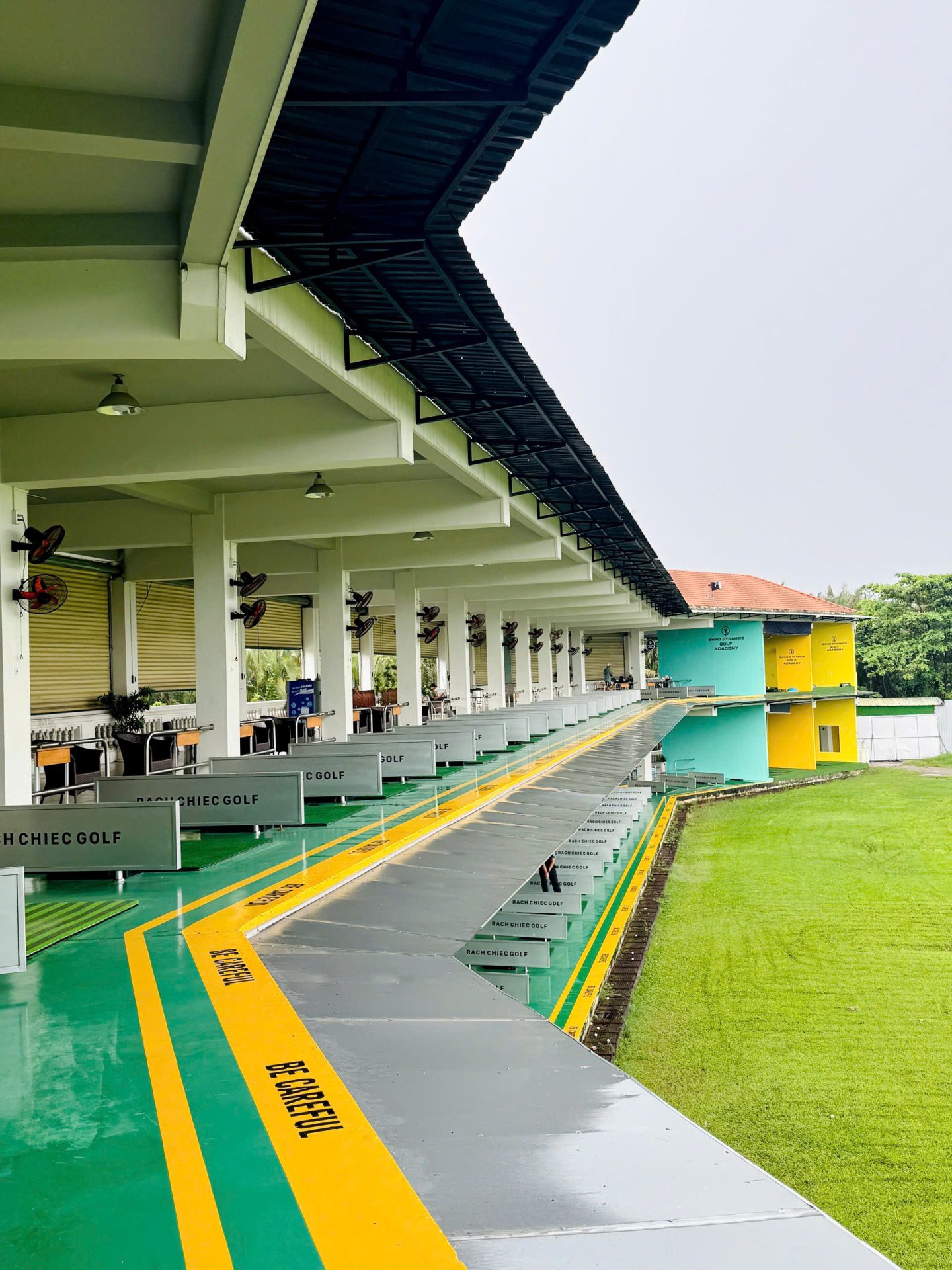 GOLFZON VIETNAM RACH CHIEC GOLF DRIVING RANGE